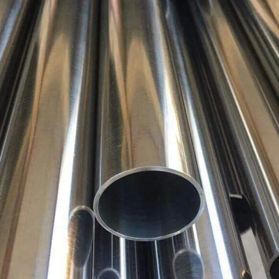 継ぎ目が無いステンレス鋼の管は114.3 x 6.02 x 5800mm ASTM A312 304Lの管両端に斜角を付けた