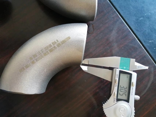 合金鋼の管付属品90 LR SMLSの肘5"にSTDの合金625のバット溶接の付属品ニッケルを被せなさい