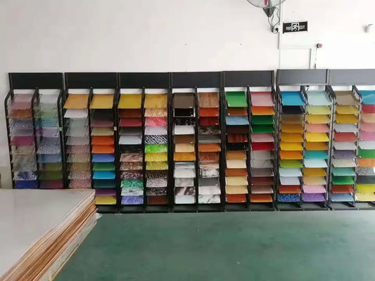 耐紫外線キャストアクリルシート GB/T 7134 標準カスタム幅ディスプレイ用キャストアクリルシート