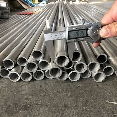 合金の継ぎ目が無い管の鍛造材16mmのSCH40円形の管Incoloy 800H UNS N08810にニッケルを被せなさい