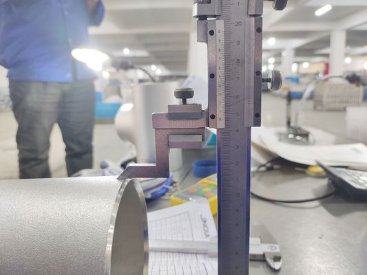 耐腐食性 A182 F22 石油化学管用のシームレスクッションティ合金鋼管フィッティング