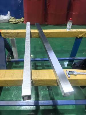 SHS RHS ASTM A500 スチールパイプ 100x100mm 重量 MS Square スチールパイプチューブ