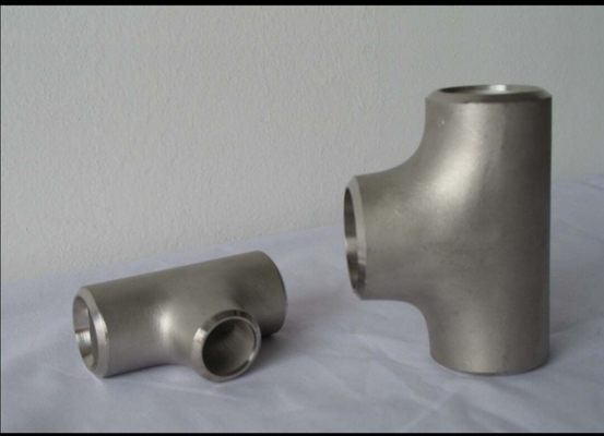 極度の二重ステンレス鋼のバット溶接の付属品S32760 SCH40の等しいティー1