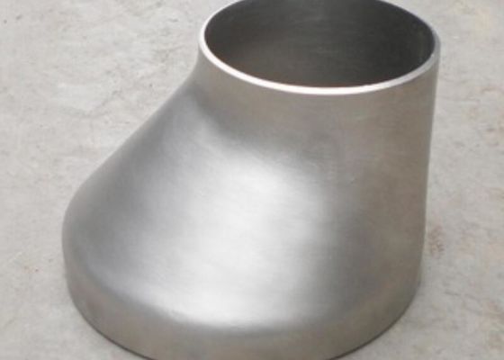 造られた風変りな減力剤を溶接しているANSI B16.5 STD SS304