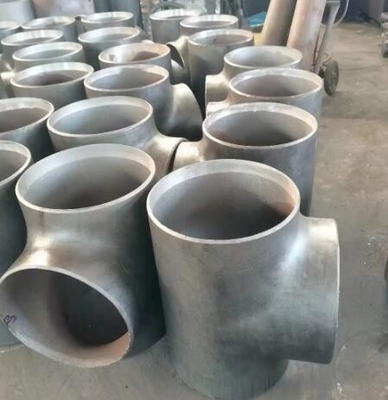 継ぎ目が無いバット溶接のまっすぐなティー22